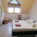 Centrum Etterem Es Panzio 3*