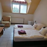 Centrum Etterem Es Panzio Πανσιόν Őriszentpéter