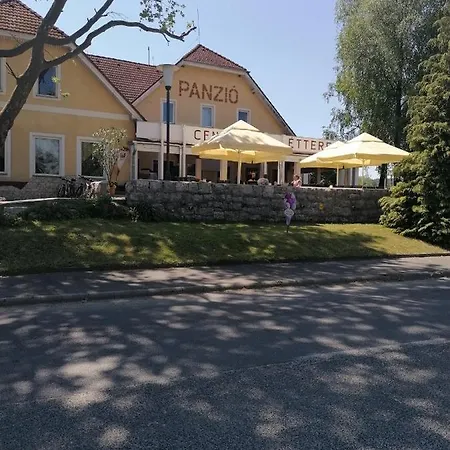 Centrum Etterem Es Panzio Guest house Oriszentpeter