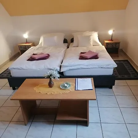 Penzion Centrum Etterem Es Panzio Őriszentpéter
