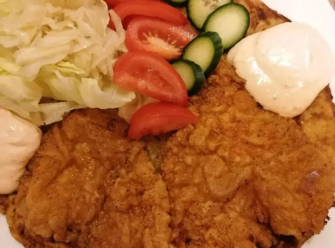 Pensiune Centrum Etterem Es Panzio 3*