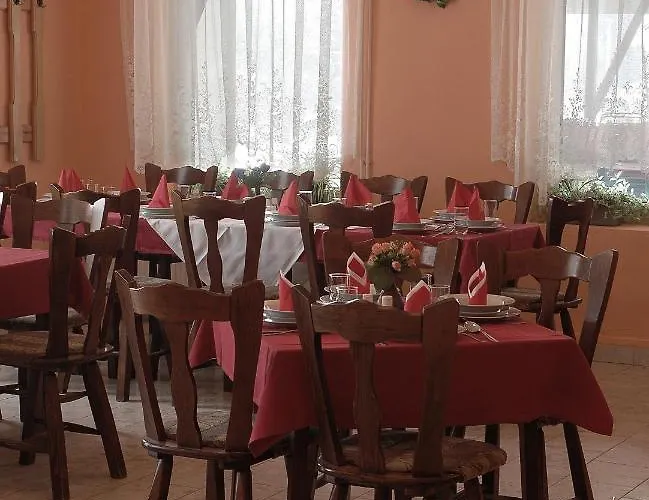Centrum Etterem Es Panzio Guest house
