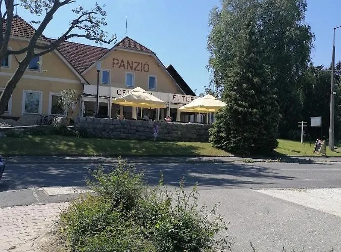 Centrum Etterem Es Panzio