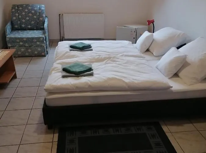 Centrum Etterem Es Panzio